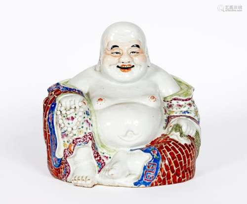 Chine, XIXe siècle
Statue de Bouddha en porcelaine à dé