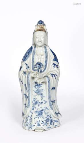 Chine, XIXe siècle
Statue de Guanyin en porcelaine à dé