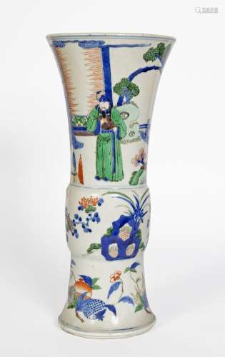 Chine, XIXe siècle
Vase à décor en émaux Wucai de perso