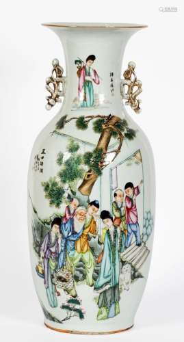 Chine, XIX-XXe siècle
Vase en porcelaine à double décor