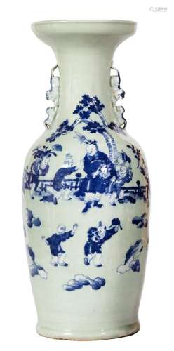 Chine, XIXe siècle
Vase en porcelaine céladon à décor e