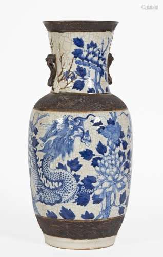 Chine, XIXe siècle
Vase en porcelaine craquelée de Nank