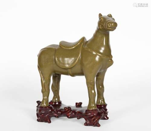 Chine, XIX-XXe siècle
Cheval en porcelaine monochrome "