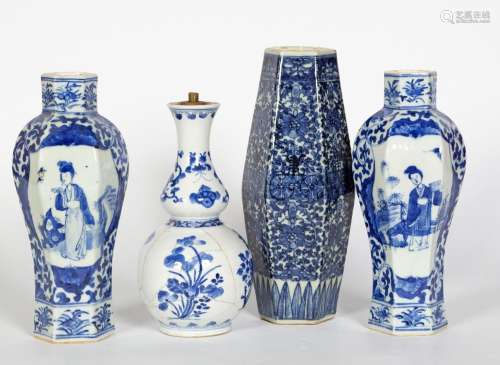 Chine, XVIII-XIXe siècle
Lot comprenant une paire de va