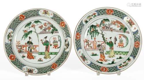 Chine, Epoque Kangxi (1662-1722)  
Paire d'assiettes en