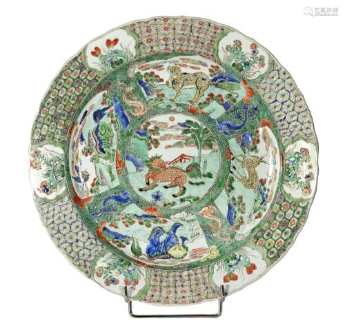 Chine, Epoque Kangxi (1662-1722)  
Plat en porcelaine à