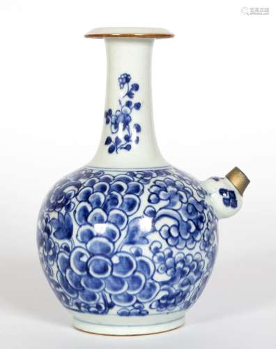 Chine, Epoque Kangxi (1662-1722)
Kendi en porcelaine à