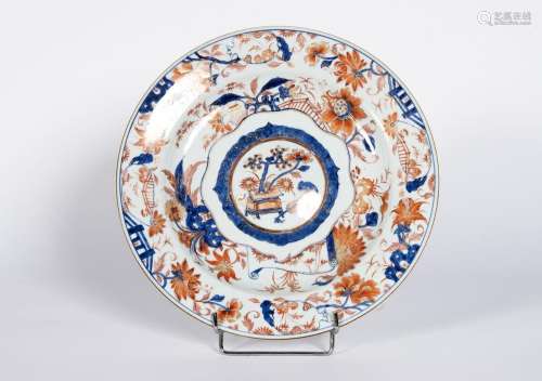 Chine, Epoque Kangxi (1662-1722)
Plat en porcelaine à d