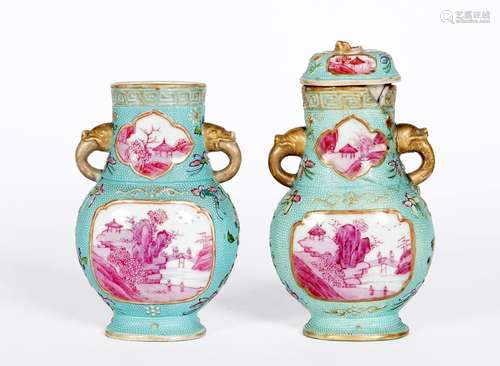 Chine, Epoque Qianlong (1736-1795)
Paire de vases couve