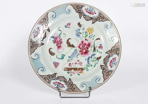 Chine, Epoque Qianlong (1736-1795)
Plat en porcelaine à