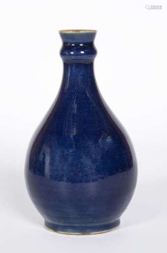 Chine, XVIIIe siècle
Vase bouteille en porcelaine monoc