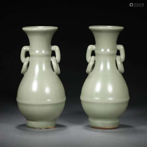 Longquan kiln amphora pair