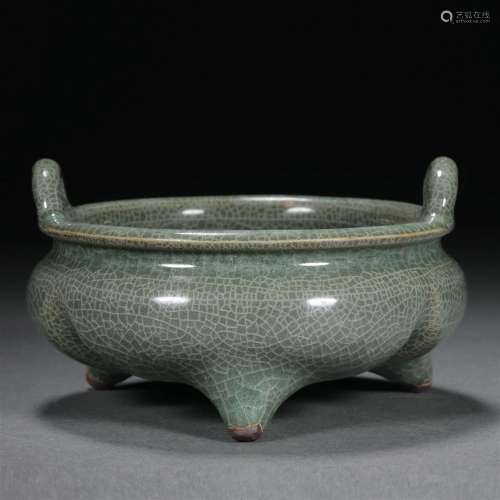 Longquan kiln incense burner in the Ming Dynasty