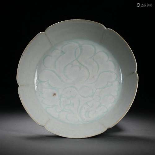 Song Dynasty Hutian kiln carved flower ornamental plate