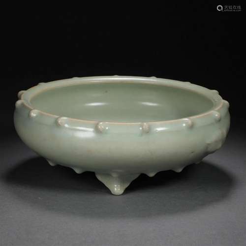 Song dynasty three-legged milk lilac burner