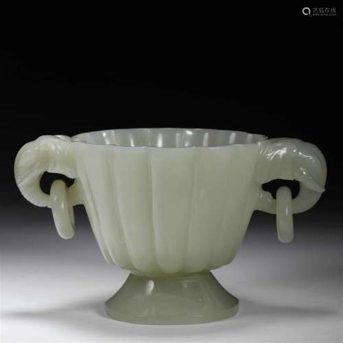 Qing dynasty Hetian jade elephant ear shaped cup