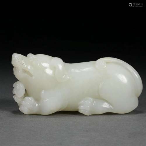 Qing dynasty white jade rui beast handle