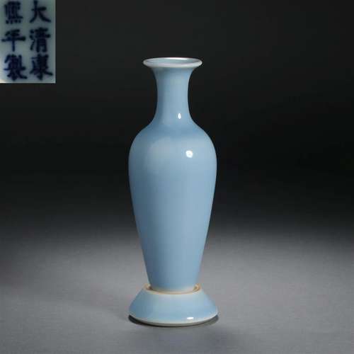 Qing dynasty azure glaze ornamental bottle