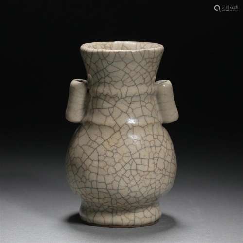 Song dynasty song glaze runs through the ear vase