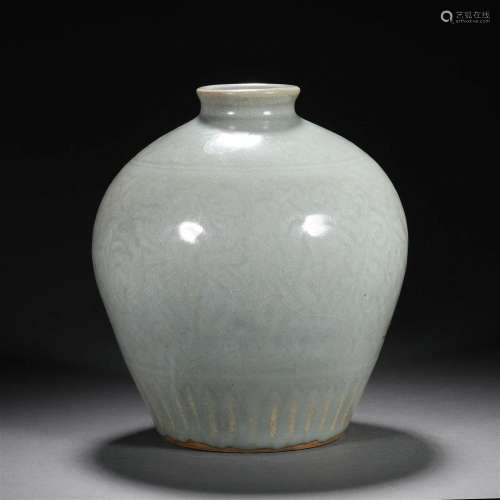 Song dynasty Longquan kiln plum bottle