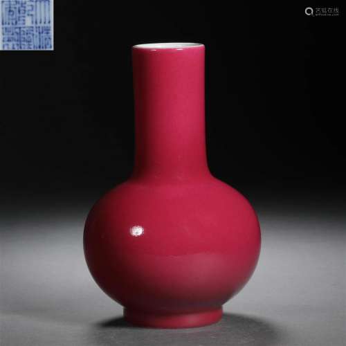 Qing dynasty red-glazed celestial ball vase
