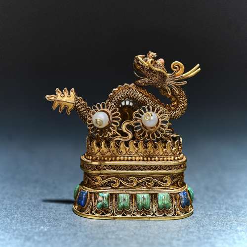 Ming Dynasty pure gold silk dragon decoration