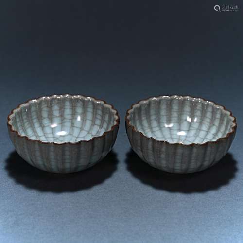 A pair of ancient imperial kiln bowls