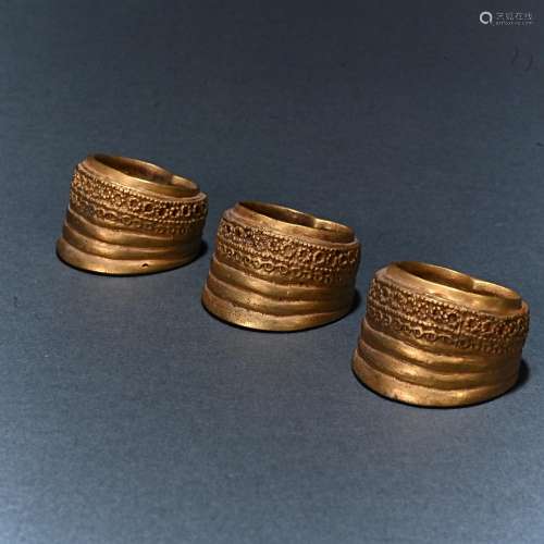 Ancient bronze gilt horseshoe gold