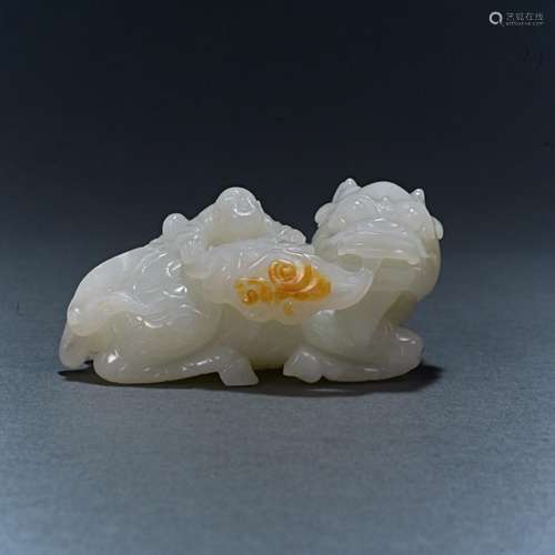 White jade beast in Hotan during the Qing Dynasty