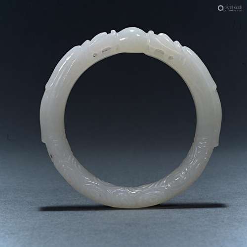 Wada white jade bracelet from the Qing Dynasty