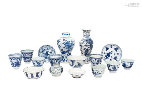 Sixteen Chinese Blue and White Porcelain Articles