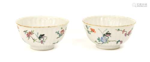 A Pair of Chinese Porcelain Bowls, Tongzhi reign marks and p...