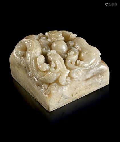 A CHINESE CARVED SHOUSHAN STONE RECTANGULAR 'DRAGON' SEAL 清...