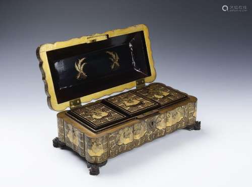 AN CHINESE EXPORT LACQUER GAMES BOX 金彩漆游戏盒
