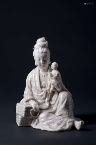 A CHINESE DEHUA PORCELAIN FIGURE OF GUANYIN 德化窑送子观音像