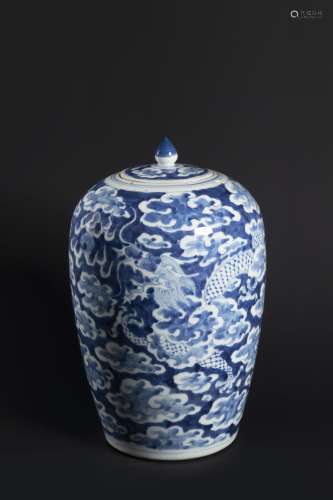 A CHINESE BLUE AND WHITE WINTER MELON LIDDED PORCELAIN JAR 清...