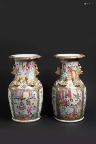 A PAIR OF CHINESE CANTON ENAMEL FAMILLE ROSE VASES 一对儿清代...