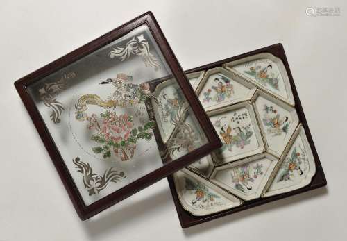 A SET OF CHINESE PORCELAIN SERVING DISHES 粉彩人物纹攒盘