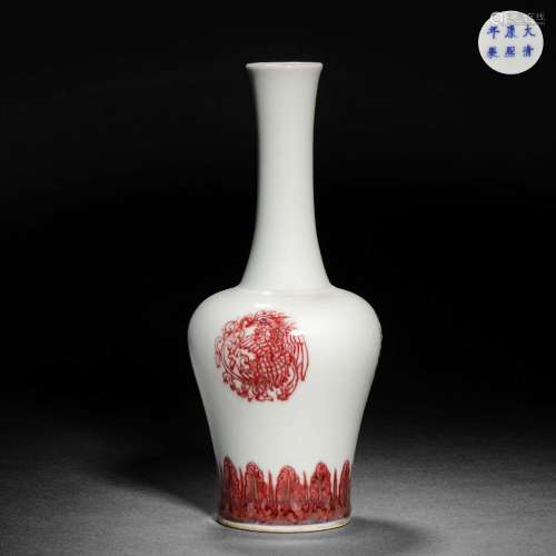 Qing Dynasty,Bean Red Glaze Dragon Pattern Bottle