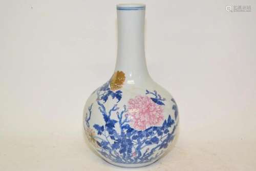 Qing Chinese Porcelain B&W/Famille Rose/Gold Bulbous Vas...