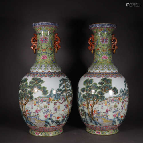 In the Qing Dynasty, a double-ear vase with a pastel paintin...