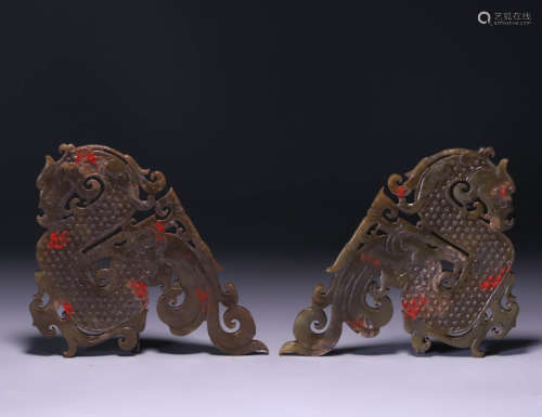 In ancient China, a pair of dragon sculptures