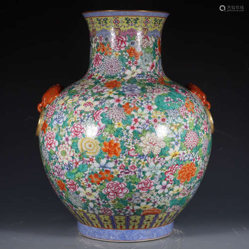 In the Qing Dynasty, pastel flowers with two ears