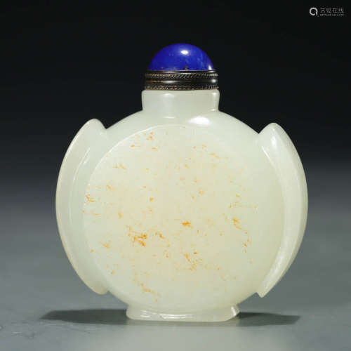 Hotan Jade Snuff Bottle in Qing Dynasty