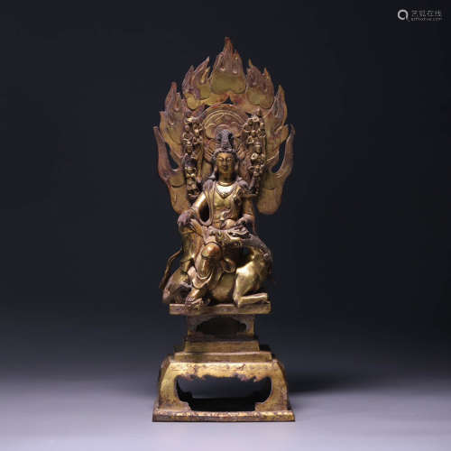 In ancient China, bronze gilded bench Buddha statue