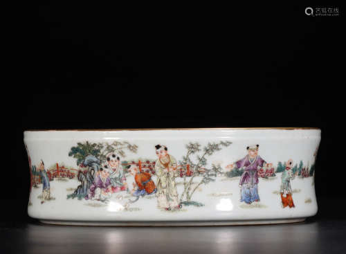 In the Qing Dynasty, the pastel painting of the golden baby,...
