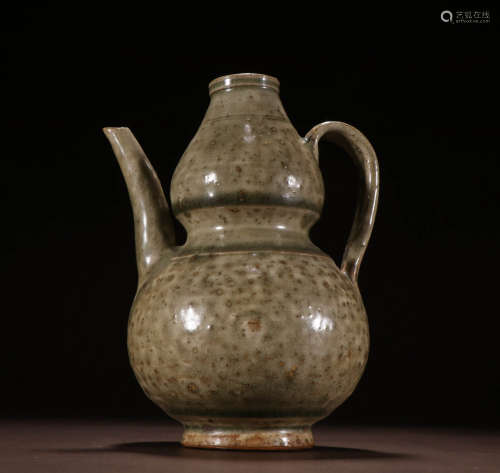 In ancient China, Yaozhou kiln gourd pot