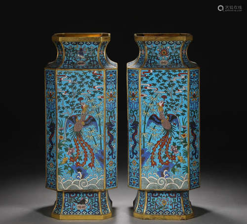 In the Qing Dynasty, a pair of copper cloisonne filigree ena...