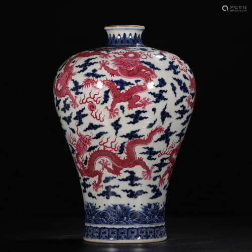 In the Qing Dynasty, the blue and white pink rouge red sea w...