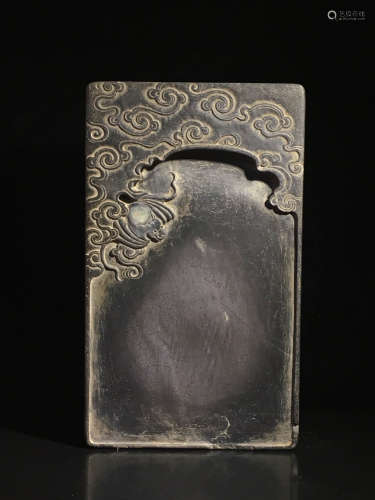 In the Qing Dynasty, dragon and cloud pattern Duan inkstone